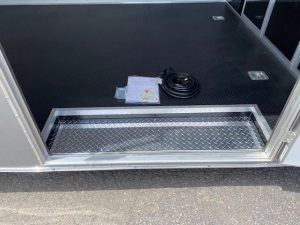 side-door-recessed-stepwall-car-loaded-trailer