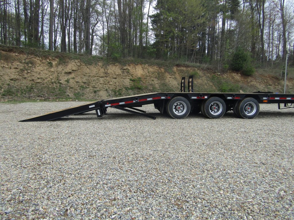 Easy Loading Angle with 8ft. Hydraulic Ramps